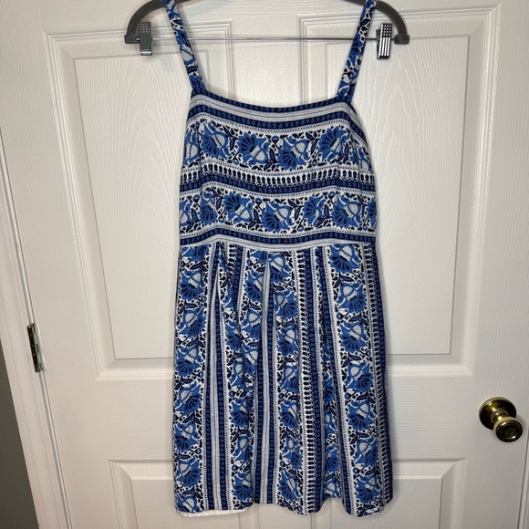 LOFT Blue and White Floral Patterned Mini Dress Size 4P Petite GUC - Picture 1 of 5